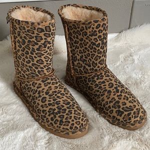 Bearpaw ugg style boots cheetah print